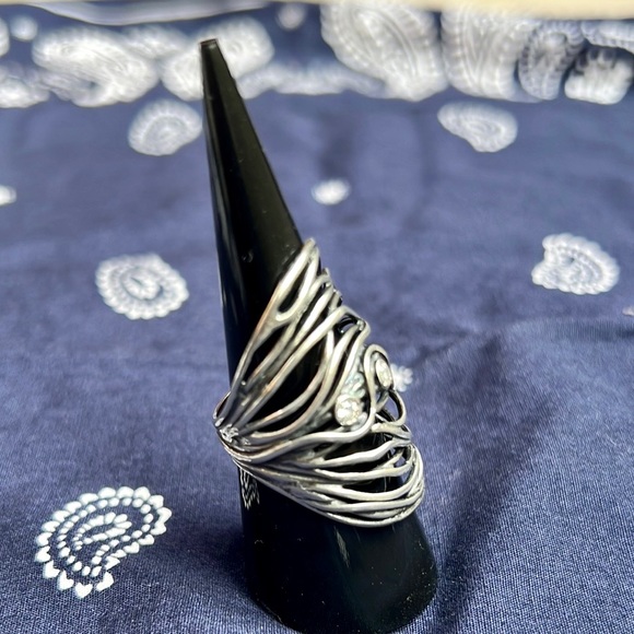 Sterling Silver Ring with Cubic Zirconias - Picture 8 of 9